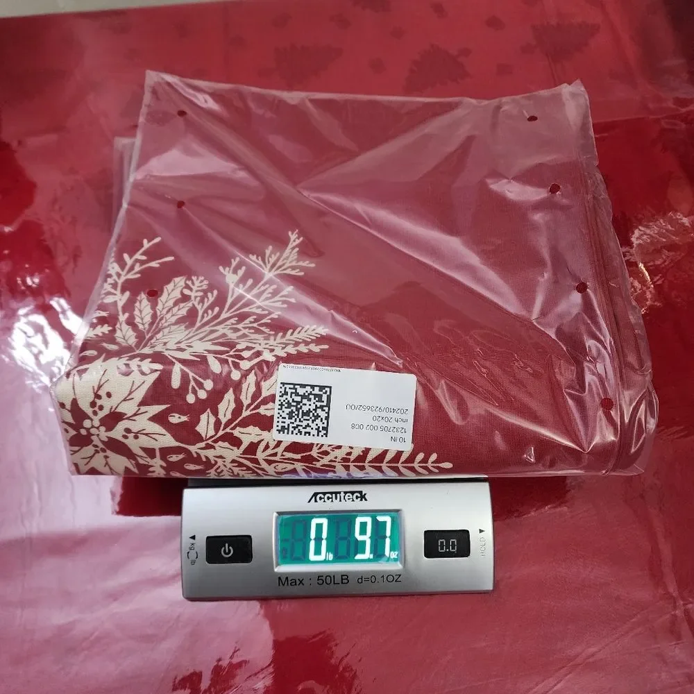 H&M Christmas Snowflake Red 20 x 20 Cotton Pillowcase Set of 2 NEW
